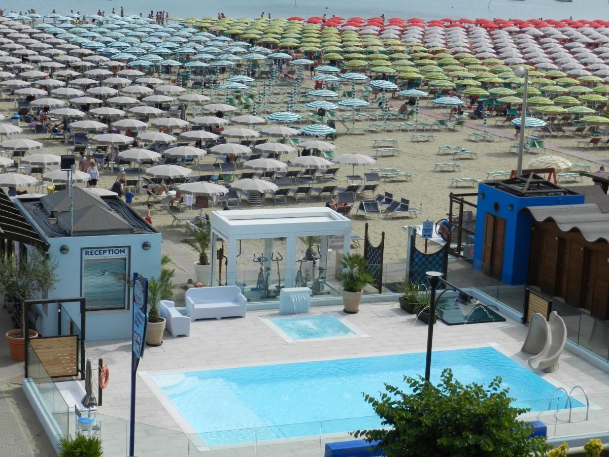Hotel Principe Cattolica Exterior foto